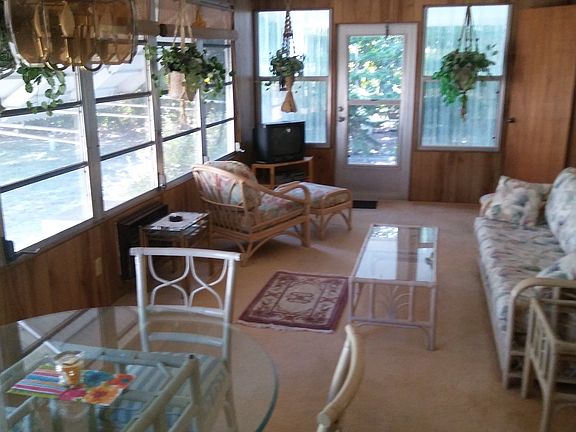 2nd image of 238 W Caribbean