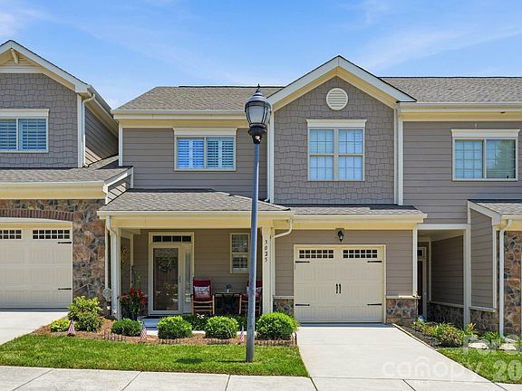2nd image of 3025 Callaway Ct