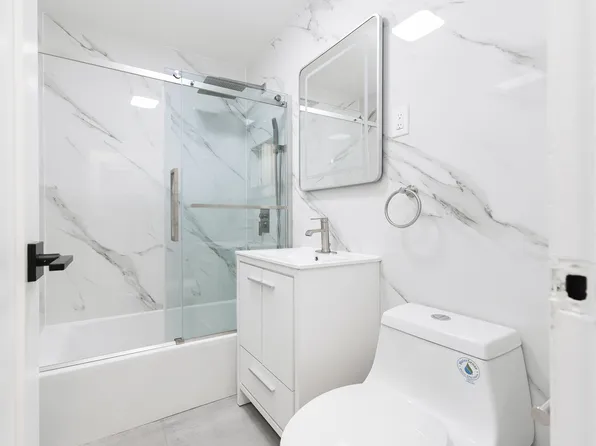 525 Ocean Parkway image 10 of 19