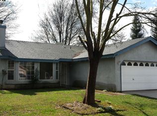 449 Greg St, Farmersville, CA 93223