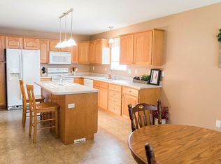 1015 White Oak Dr, Red Bud, IL 62278
