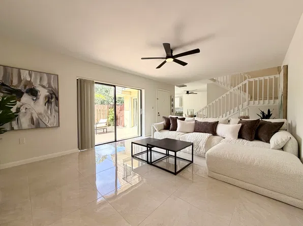 2887 SW 22nd Cir #49B, Delray Beach, FL 33445