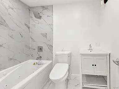 103 N Pierpont Ave — Photo 1