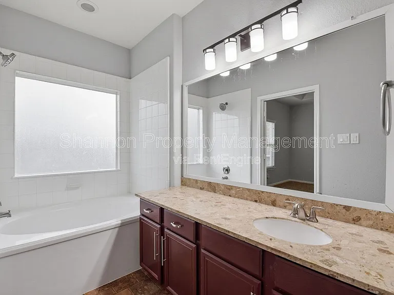 17142 Amarose Dr — Photo 14