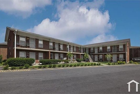 1st image of 4810 Saddlebrook Ln #8