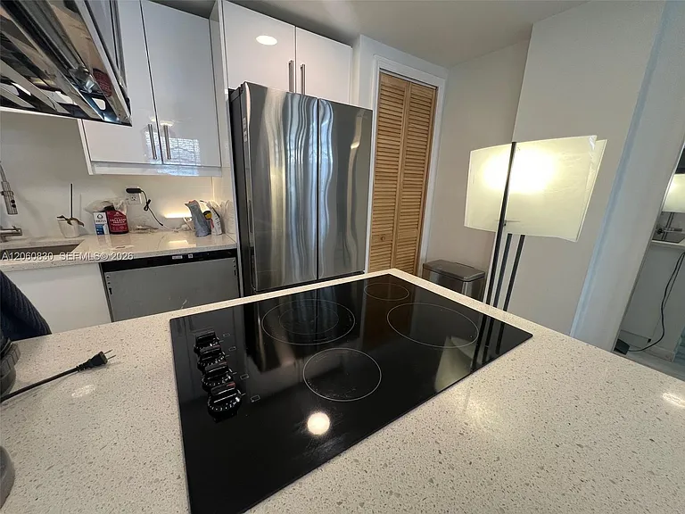 1390 Ocean Dr #101 — Photo 17