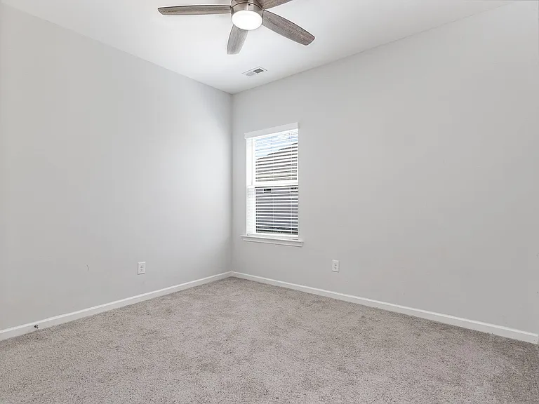 1313 London Meadow Way — Photo 9