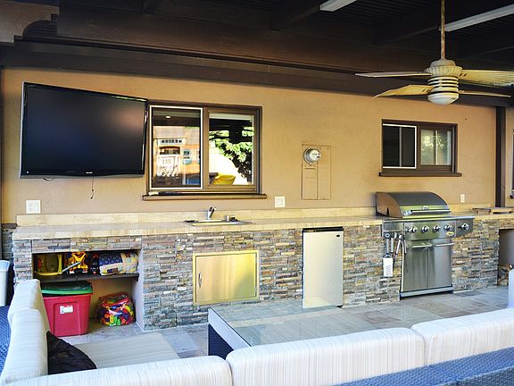 Patio close up built in island