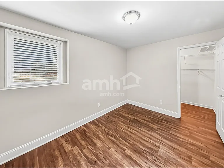 406 Howell Xing — Photo 21