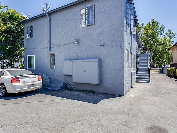 5th image of 127 S Oxford Ave
