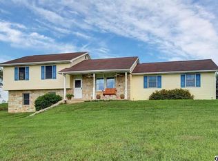7 Lora Ln, Hummelstown, PA 17036