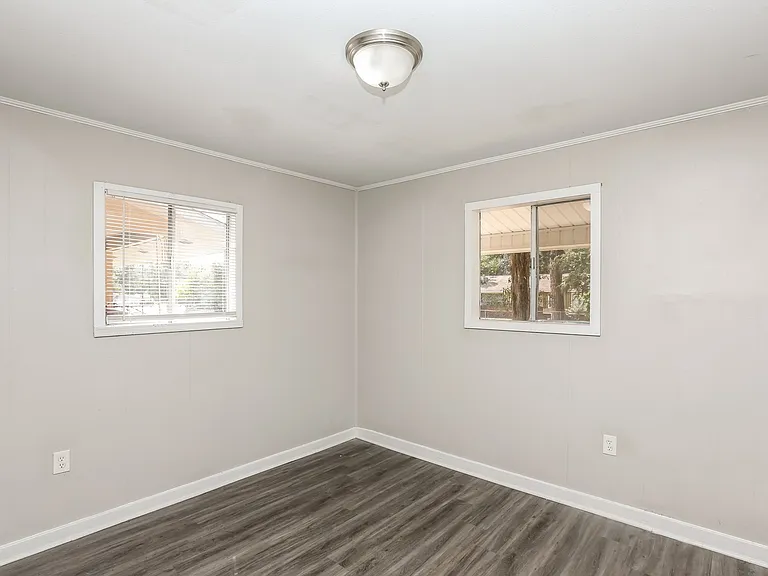 686839_023_main_bedroom_13138997.jpg