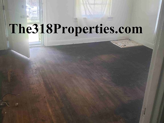 3rd image of 3105 Exposition Ave