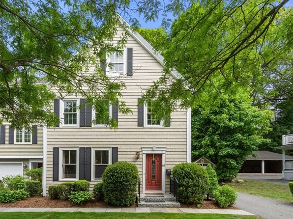 68 Linden St #68, Wellesley, MA 02482