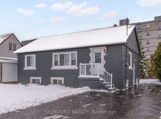 54 Duncombe Dr, Hamilton, ON L9A 2G2