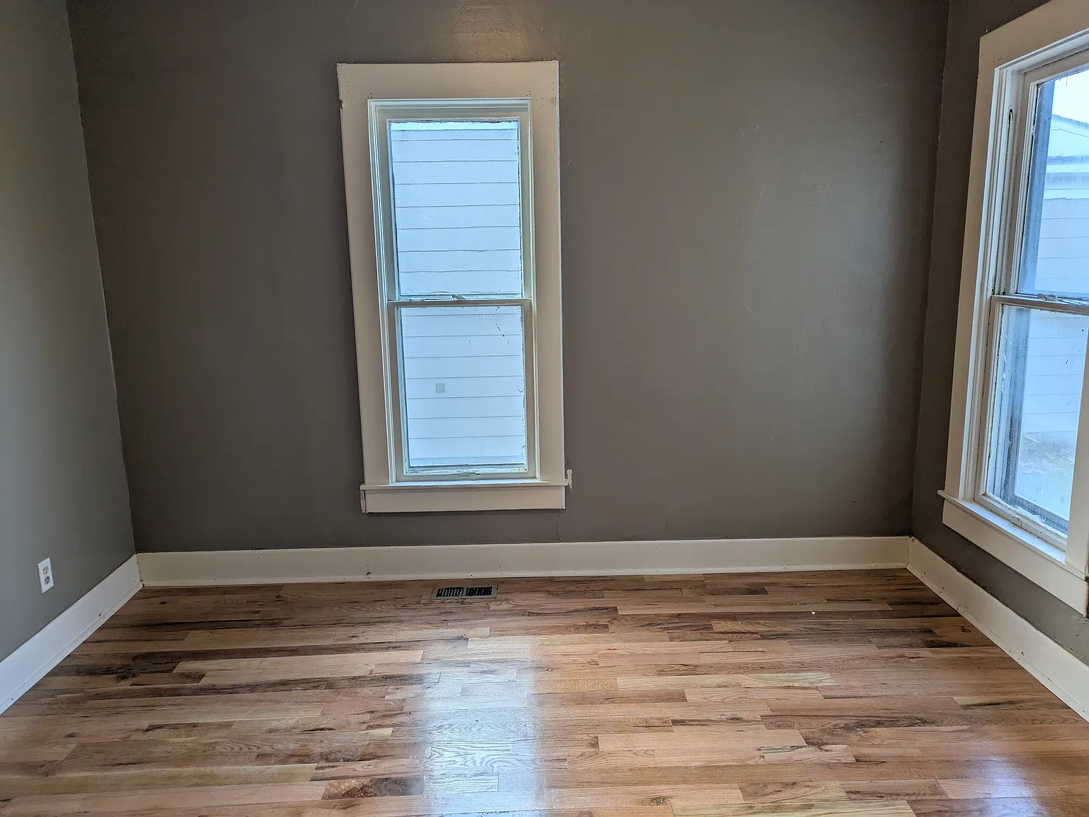 3 bed, 924 sqft, $950 — Photo 4