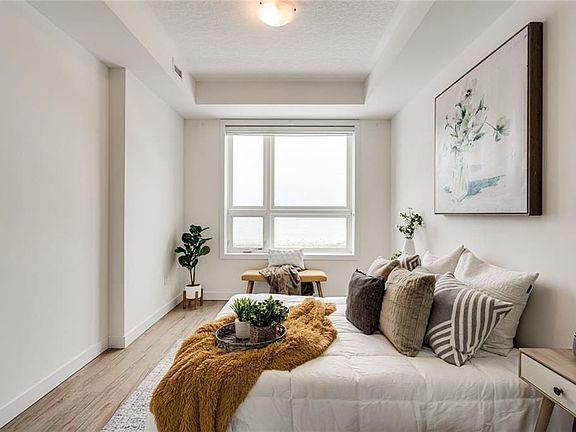 4th image of 35 Southshore Cres #206