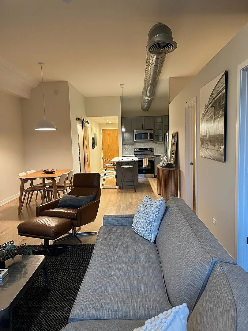 2 bed, 900 sqft, $3,100 — Photo 4