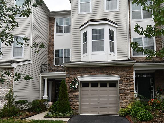 4th image of 346 Hawthorne Lane