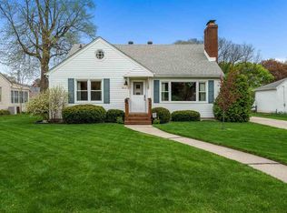 815 Roland Ave, Rockford, IL 61107