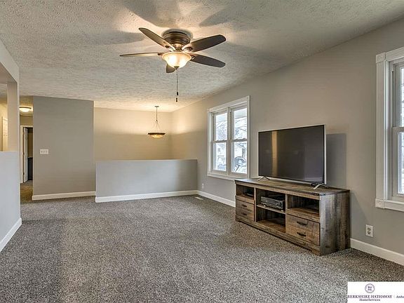 5th image of 903 Claudine Ave