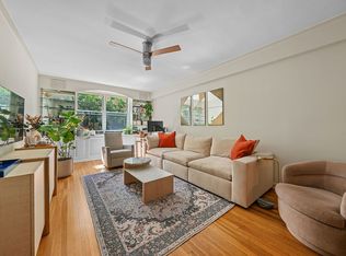 310 W 55th St APT 3C, Manhattan, NY 10019