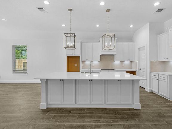 2nd image of 2927 Belle Tree Ln