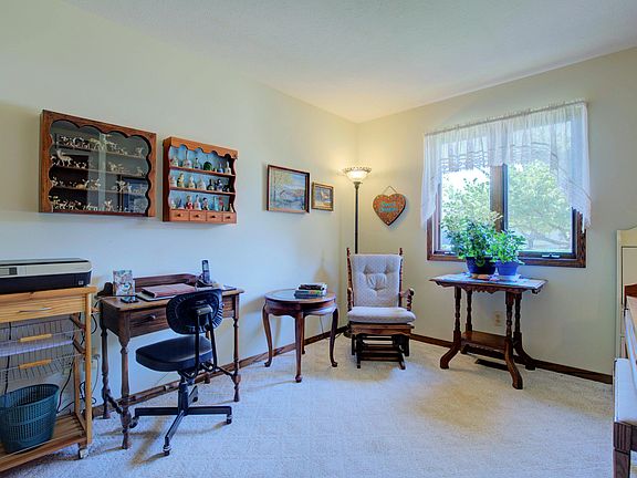 5th image of 1825 Lakeview Dr