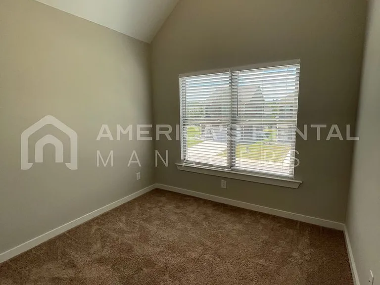 321 Shiloh Creek Dr — Photo 29