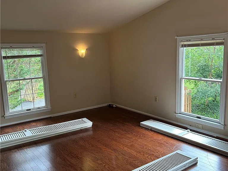 110 N Broad St — Photo 27
