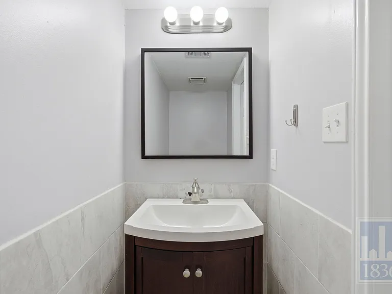 8108 Hood Cir #B — Photo 16