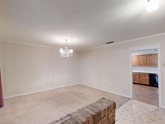 4th image of 2120 Briarwood Dr