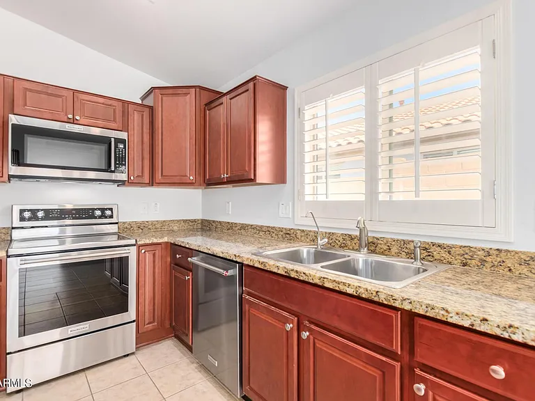 2227 E Stacey Rd — Photo 13