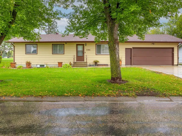 794 Richland St, Wahpeton, ND 58075