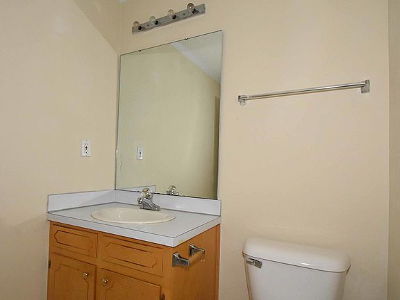 4th image of 3815 Sterling Pointe Dr Unit W2