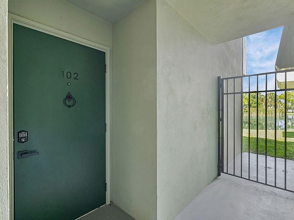4th image of 2517 17Th Street S #102