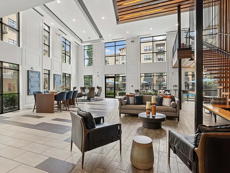Blaine Buckhead West — Photo 21