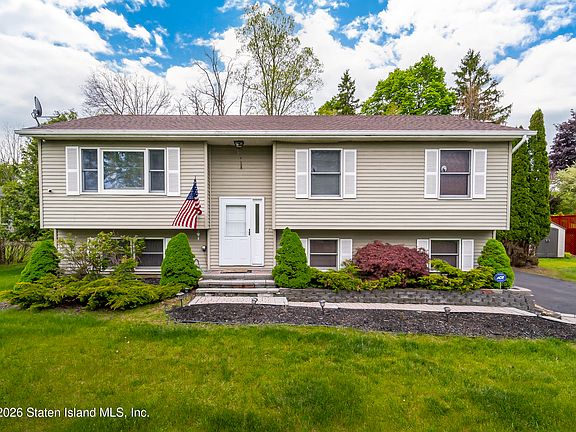 3rd image of 252 Tompkins Rd