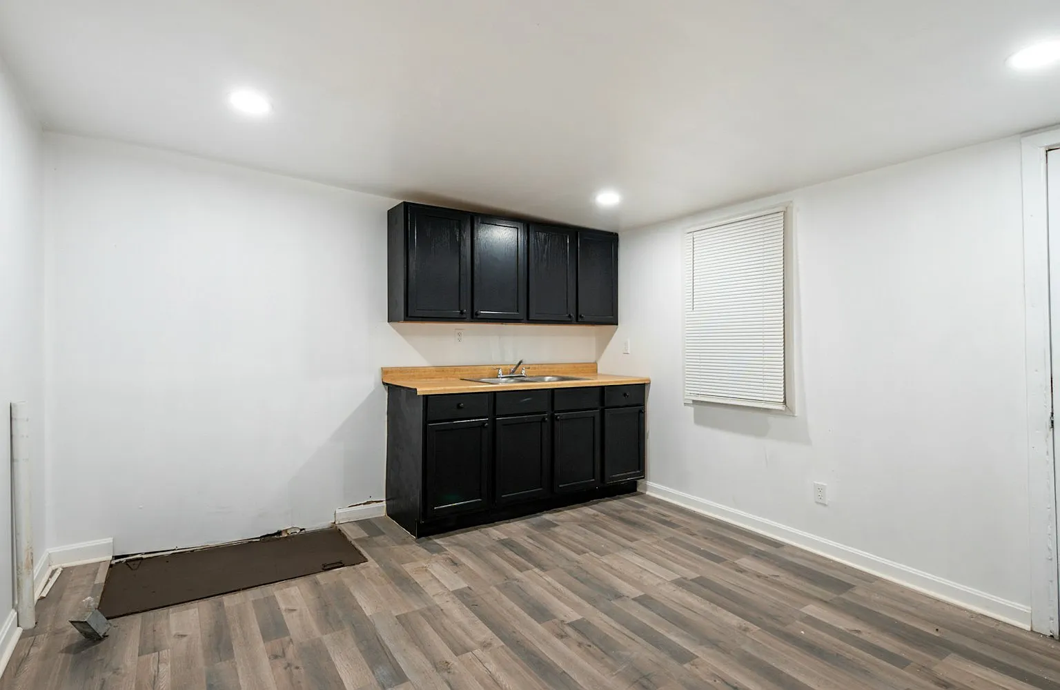 1361 East 45th Street, Unit B — Photo 3