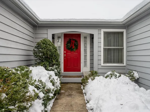 207 E North Ave, Lake Bluff, IL 60044
