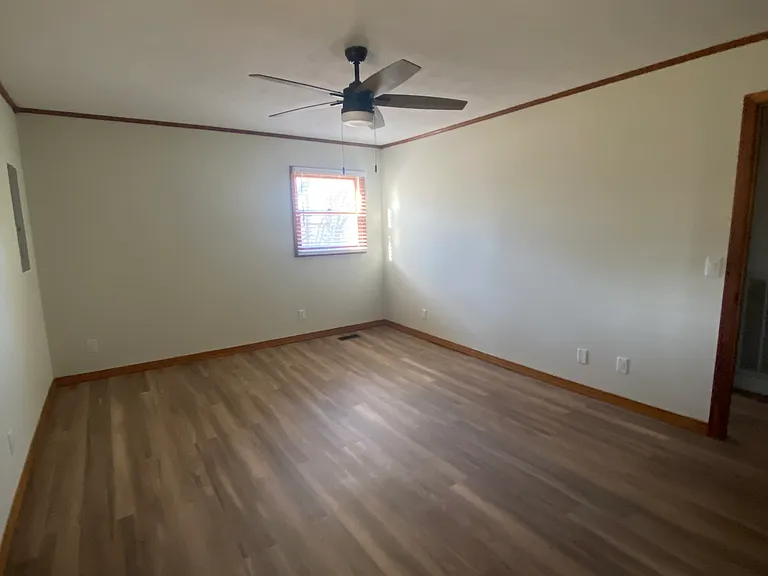 1806 E Spring St — Photo 12