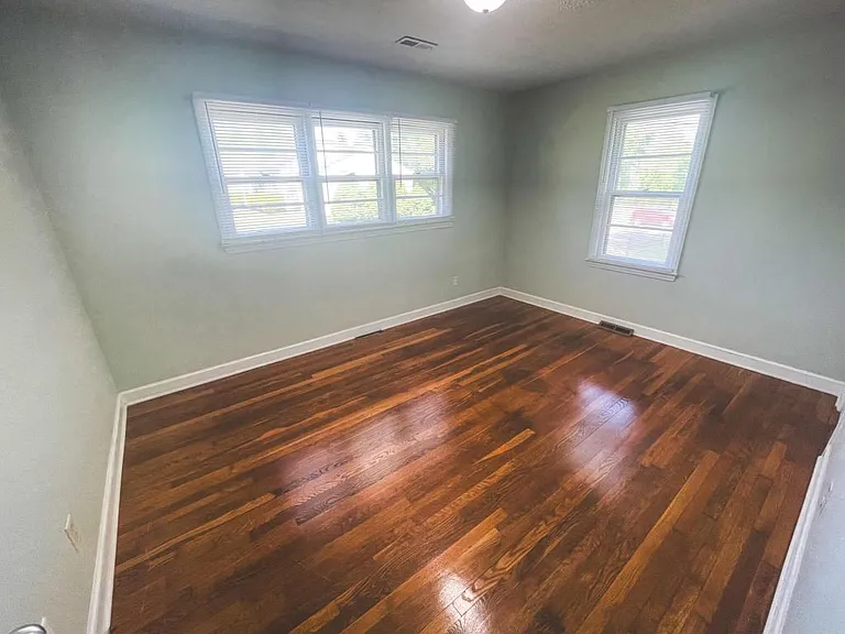 700 W Cedar St — Photo 10