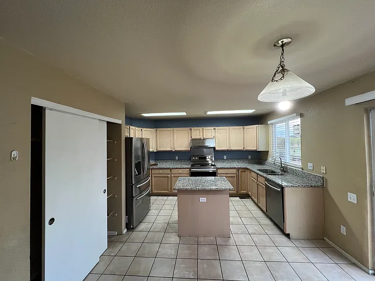 19061 E Linvale Pl — Photo 6