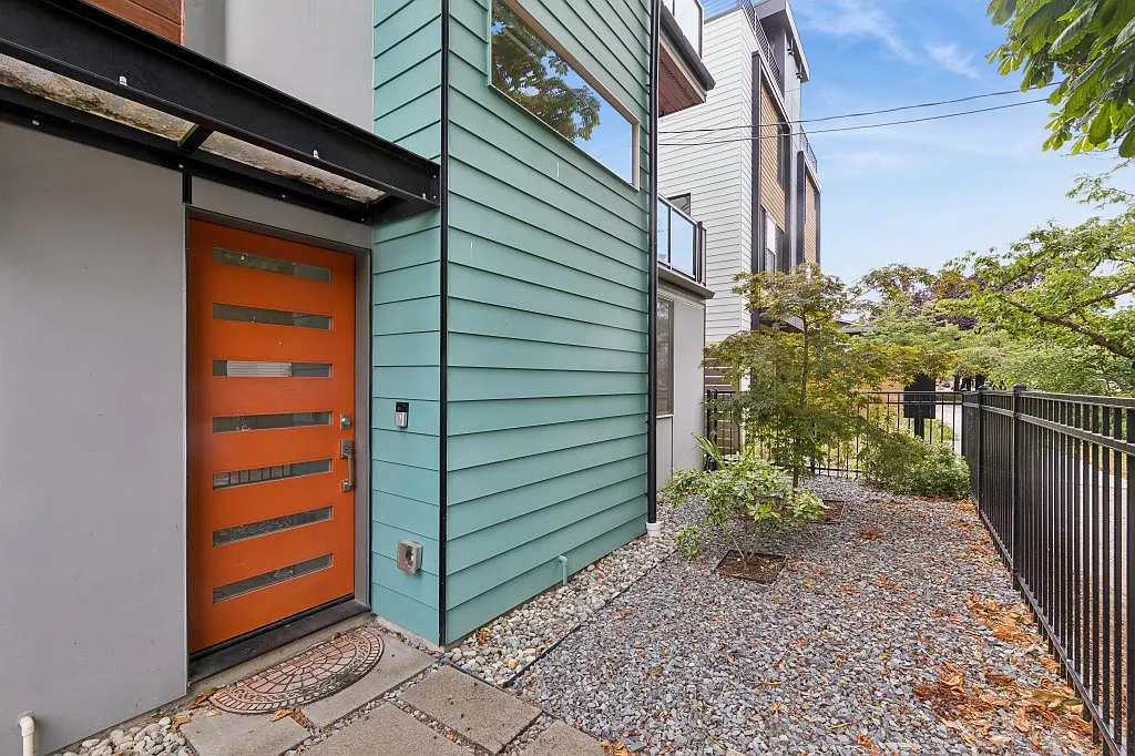 Ballard Townhome - 4 bedrooms — Photo 3