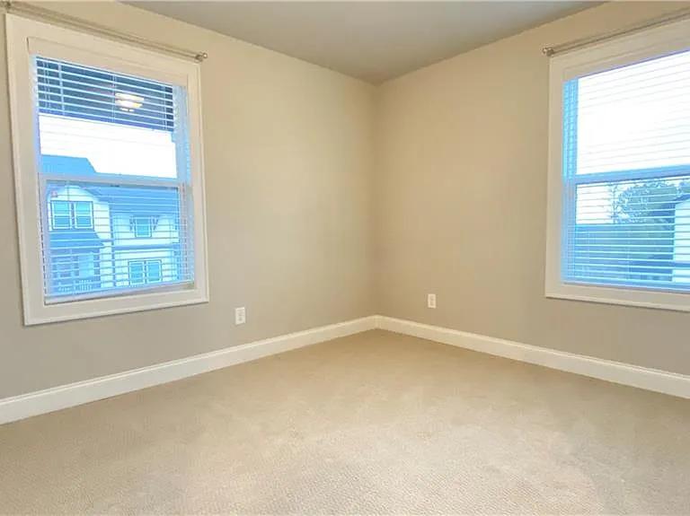 1040 Knoxboro Ln — Photo 26