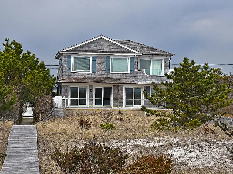 493 Dune Rd — Photo 10