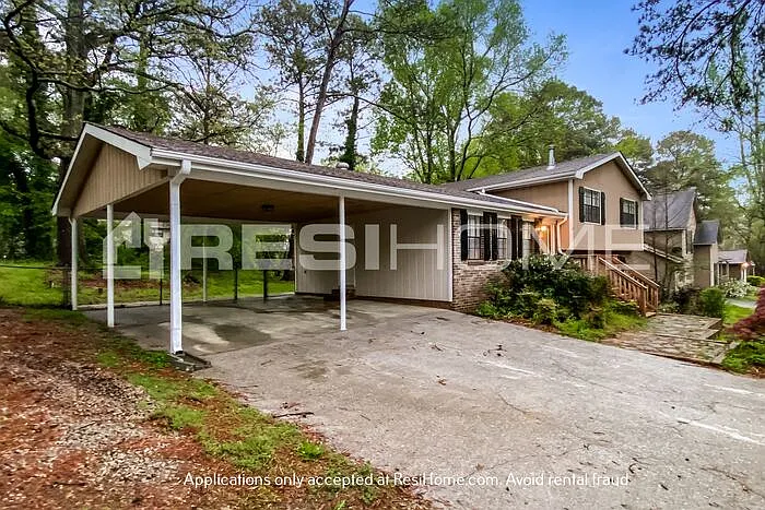 Building Photo - 8240 Blackfoot Trl