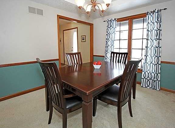 3rd image of 26385 Oak Meadow Dr E