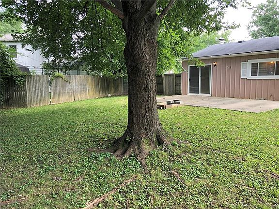 3rd image of 3728 Lori Ln