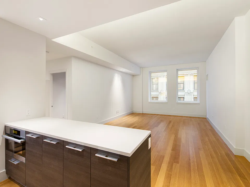 101 Leonard St #8D
